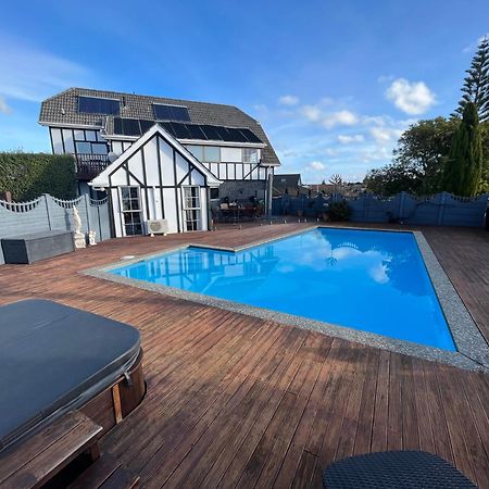 Tudor Manor Bed & Breakfast Paraparaumu Luaran gambar