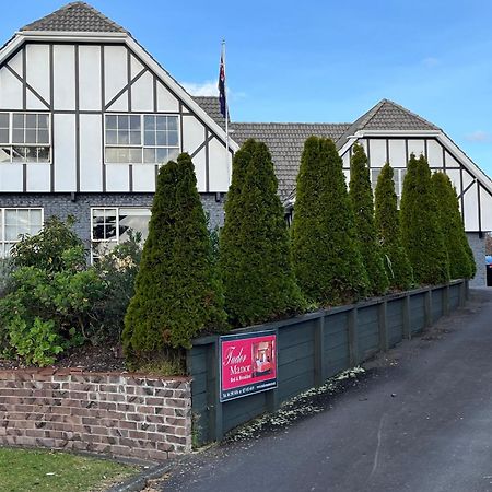 Tudor Manor Bed & Breakfast Paraparaumu Luaran gambar