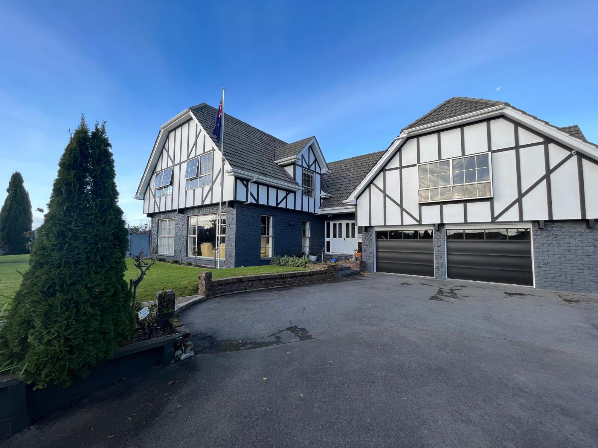 Tudor Manor Bed & Breakfast Paraparaumu Luaran gambar