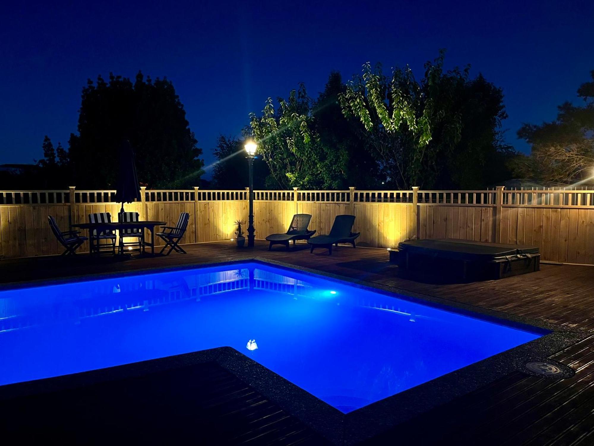 Tudor Manor Bed & Breakfast Paraparaumu Luaran gambar
