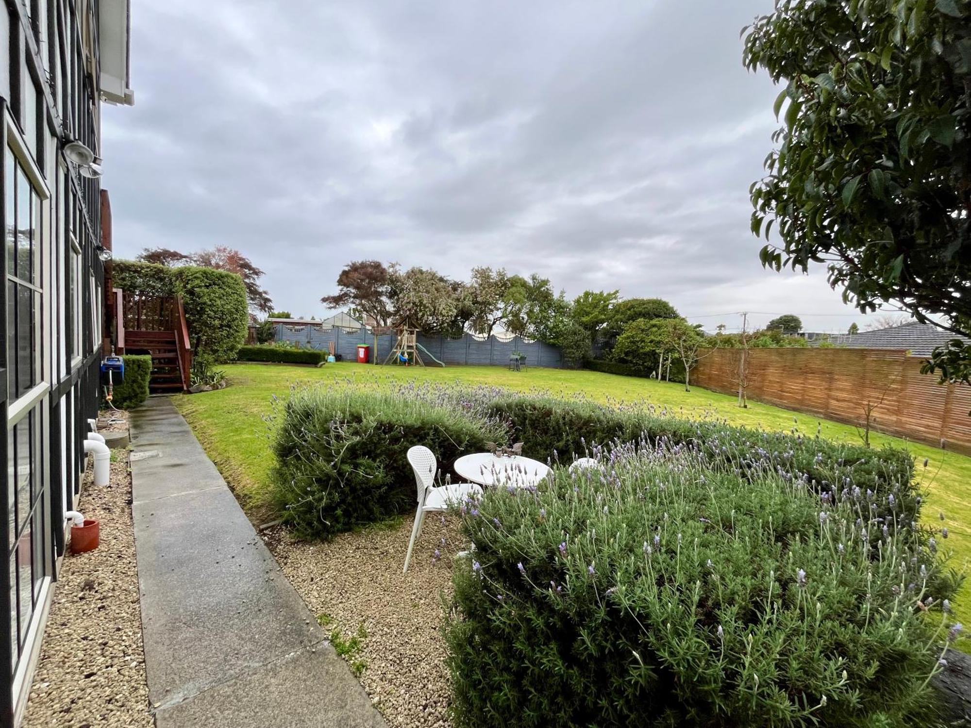 Tudor Manor Bed & Breakfast Paraparaumu Luaran gambar