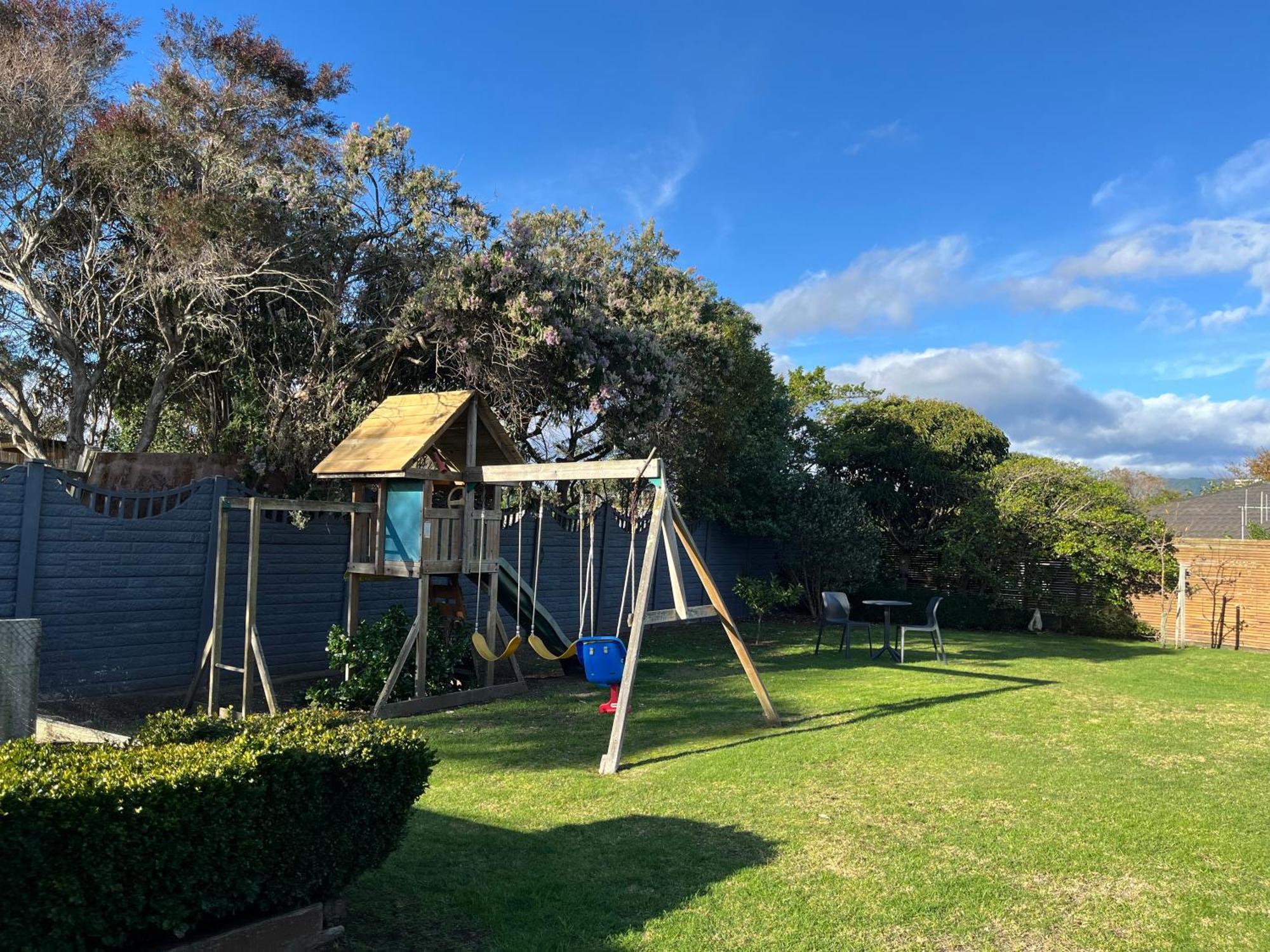 Tudor Manor Bed & Breakfast Paraparaumu Luaran gambar