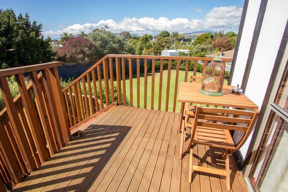 Tudor Manor Bed & Breakfast Paraparaumu Luaran gambar