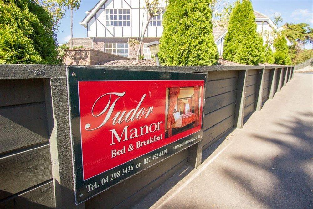Tudor Manor Bed & Breakfast Paraparaumu Luaran gambar