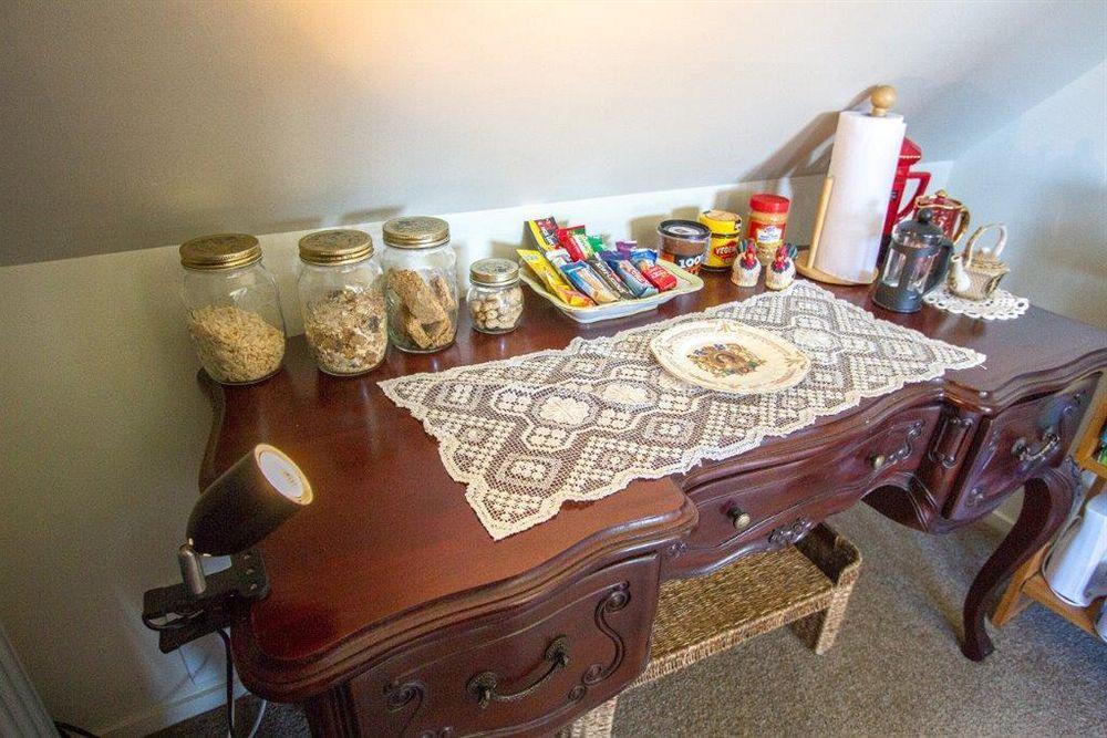 Tudor Manor Bed & Breakfast Paraparaumu Luaran gambar