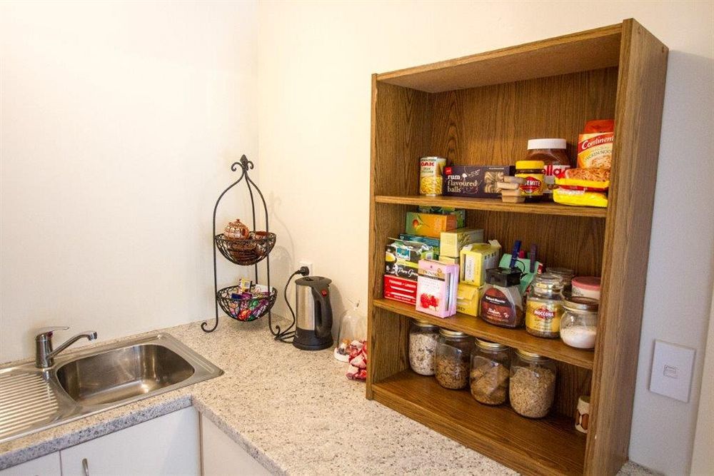Tudor Manor Bed & Breakfast Paraparaumu Luaran gambar